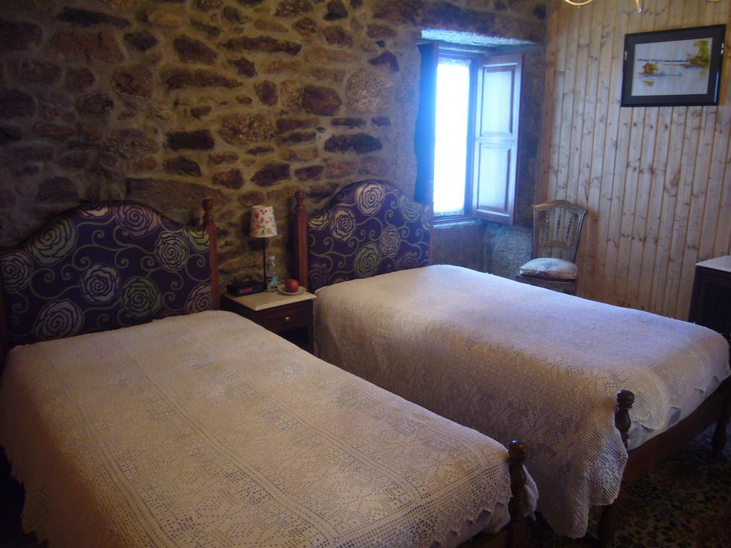 Casa Do Monge Guest House Leomil Phòng bức ảnh