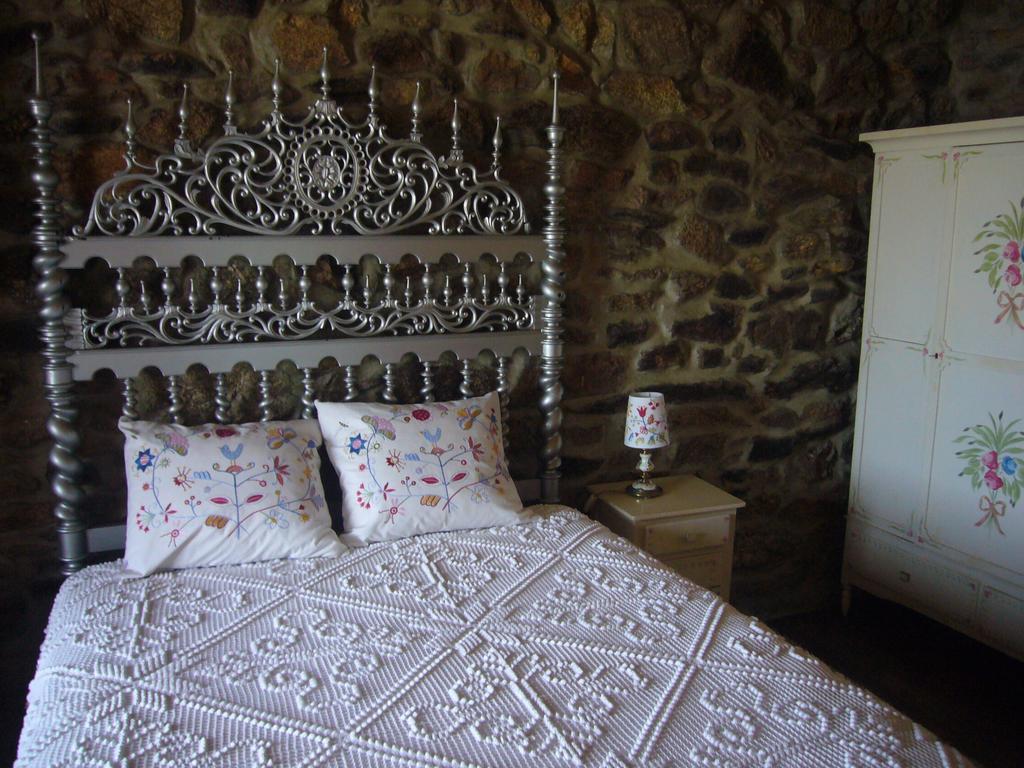 Casa Do Monge Guest House Leomil Phòng bức ảnh